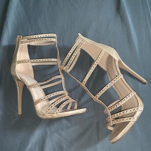 Gold Glitzy Heels 🤩